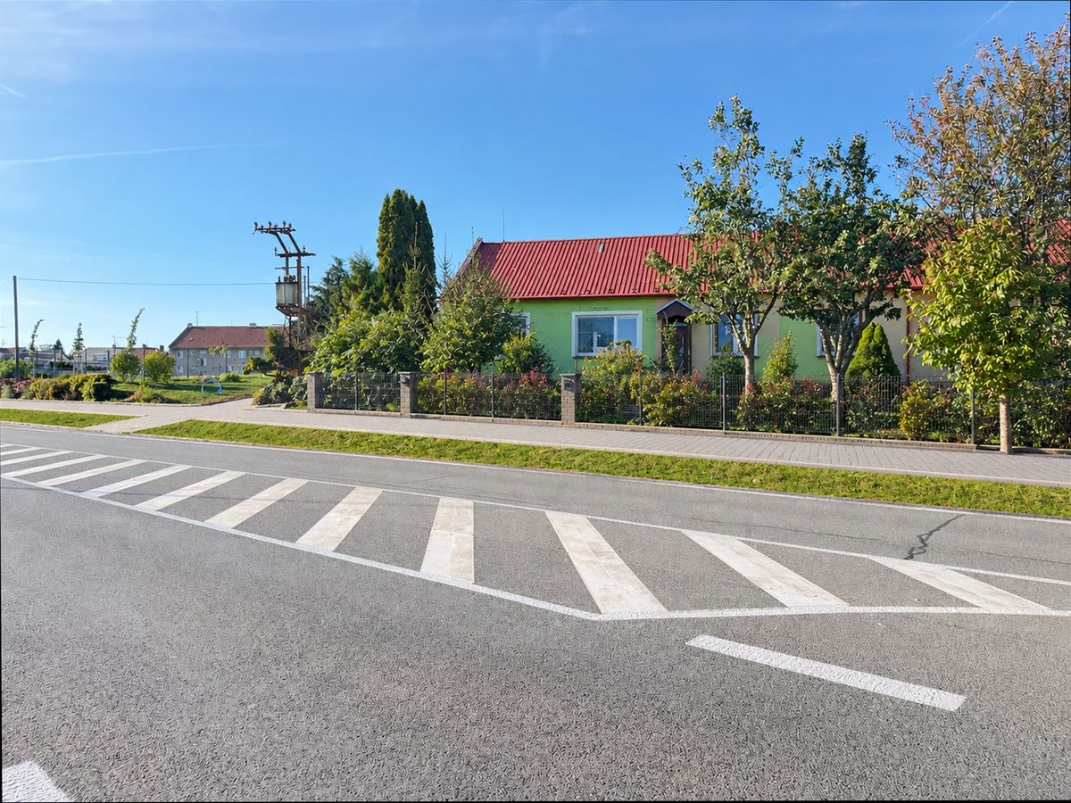 Podél domů u přechodu – náš záměr (vizualizace)